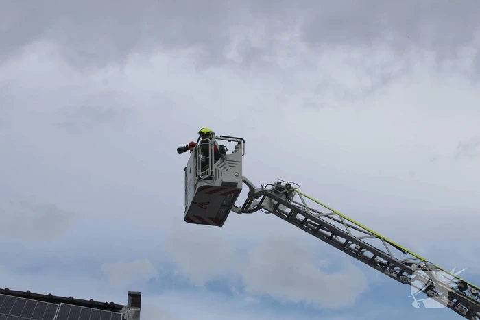 Flinke rookontwikkeling bij dakbrand