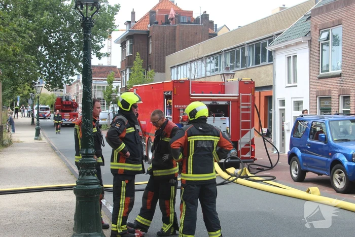 Flinke rookontwikkeling bij dakbrand