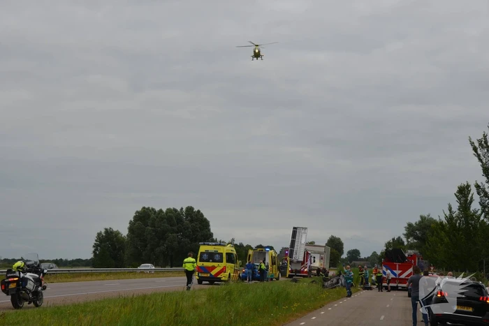 Meerdere gewonden nadat auto zijn kop belandt