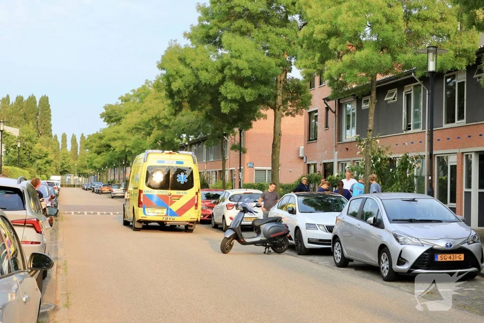 Scooterrijder gaat onderuit en raakt gewond