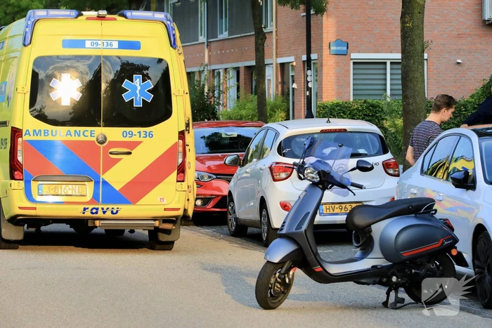 Scooterrijder gaat onderuit en raakt gewond