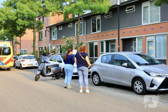 Scooterrijder gaat onderuit en raakt gewond