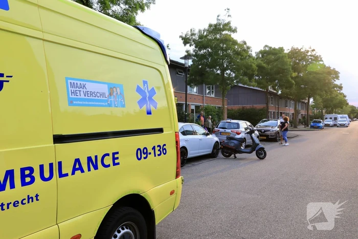 Scooterrijder gaat onderuit en raakt gewond