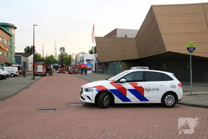 Brand op dak snel onder controle