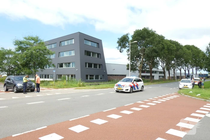 Twee auto's betrokken bij botsing op kruising