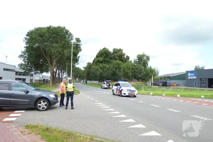 Twee auto's betrokken bij botsing op kruising