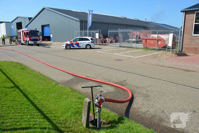 Brand op boot in loods snel geblust