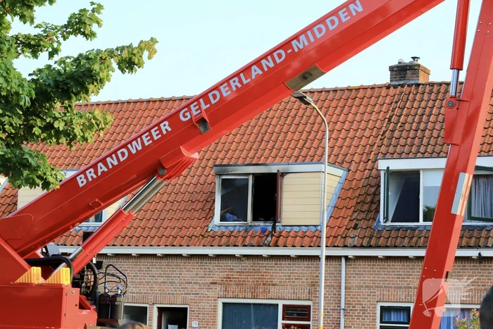 Hevige brand in slaapkamer van woning