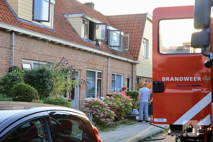 Hevige brand in slaapkamer van woning
