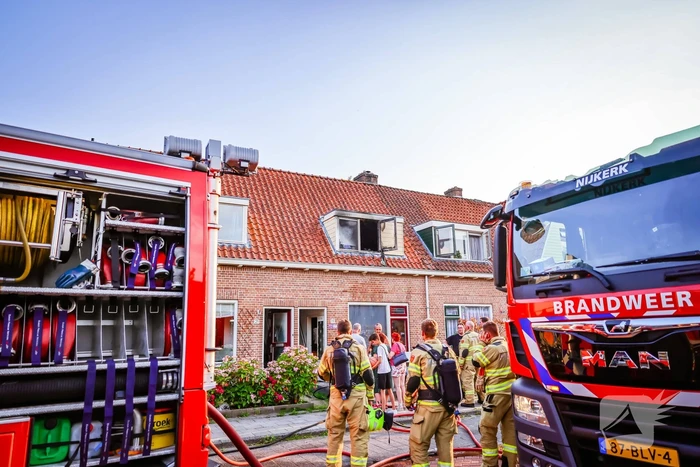 Hevige brand in slaapkamer van woning