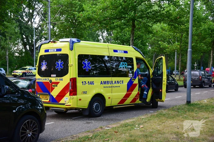 Hulpdiensten ingezet voor aangetroffen tent in sloot