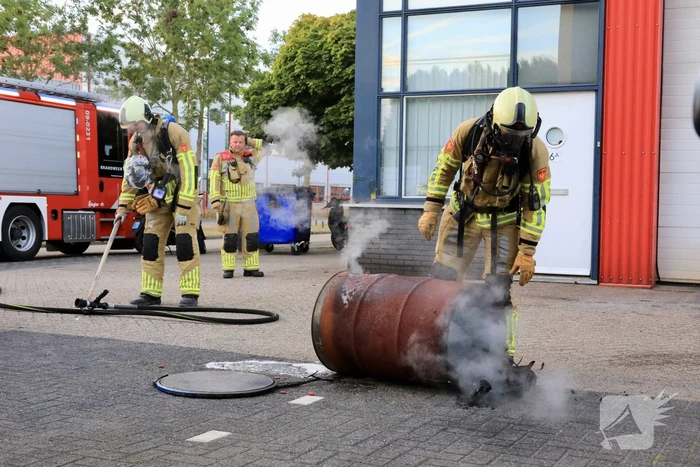 Vuurton op bedrijventerrein in brand