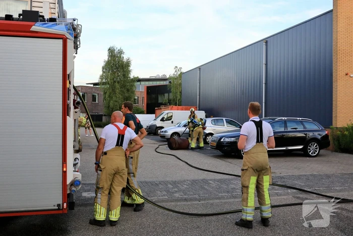 Vuurton op bedrijventerrein in brand