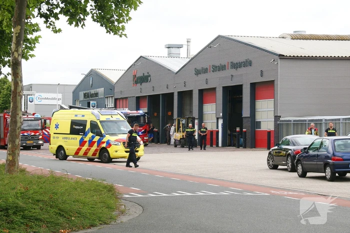 Gewonde bij brand bedrijfshal metaalbedrijf