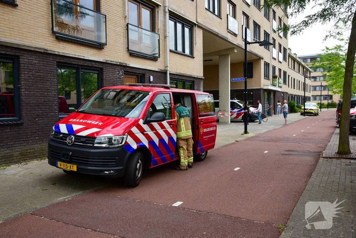 Kogelgat en mogelijke explosie bij woning
