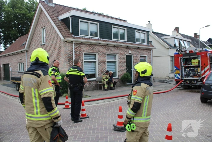Middelbrand in woonhuis snel onder controle