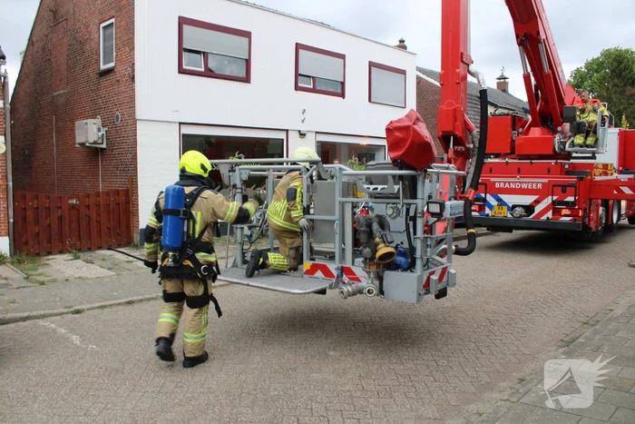 Middelbrand in woonhuis snel onder controle