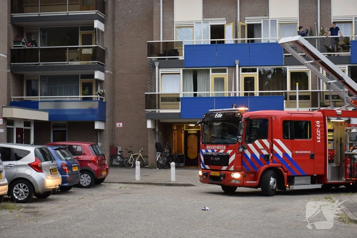 Brandweer ingezet voor loshangend zonnescherm