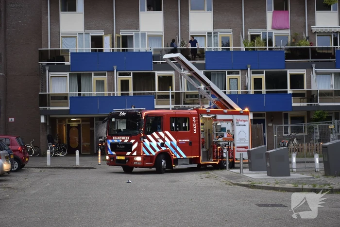 Brandweer ingezet voor loshangend zonnescherm