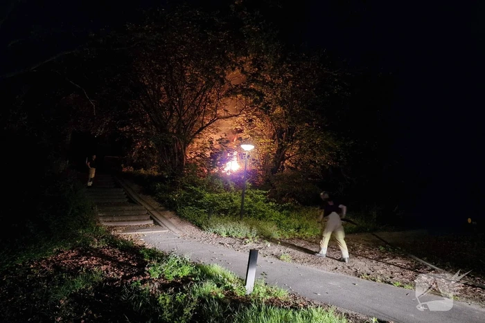 Hooibalen vliegen in brand