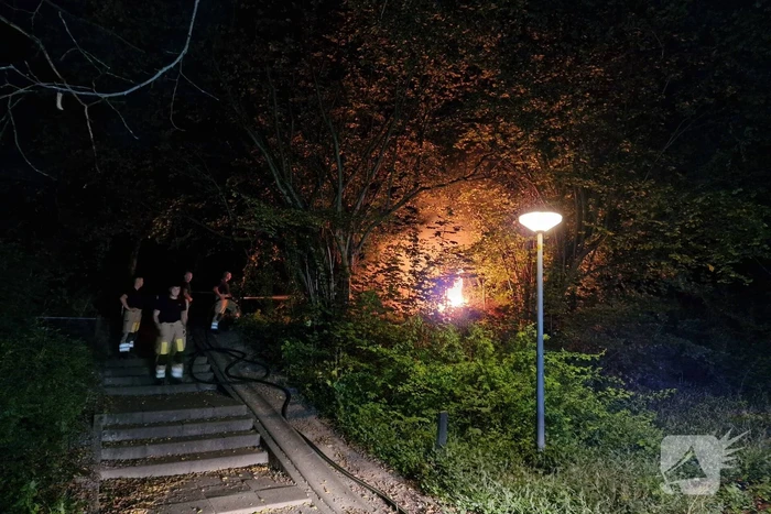 Hooibalen vliegen in brand