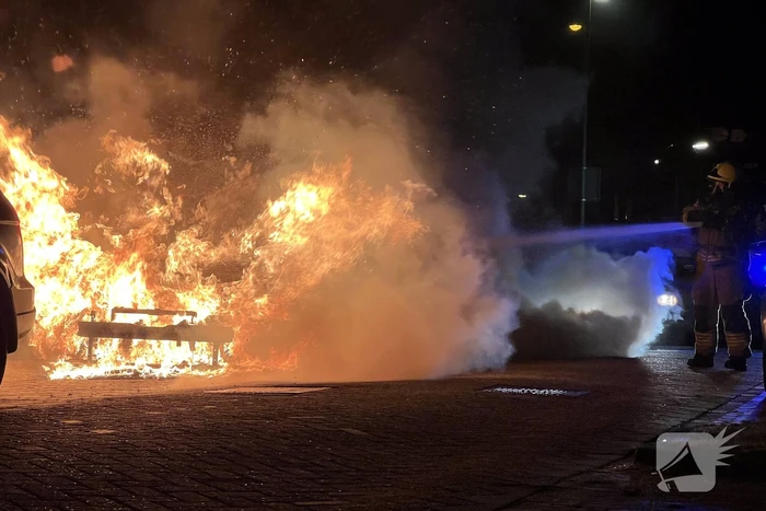 Electrische auto volledig is brand