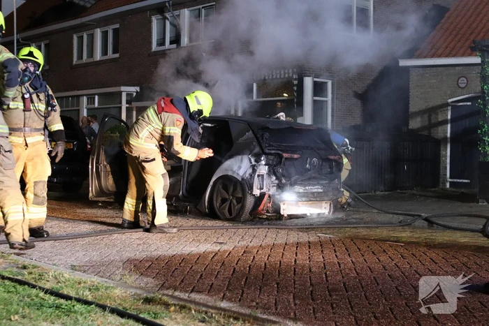 Electrische auto volledig is brand