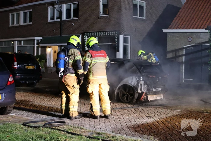 Electrische auto volledig is brand