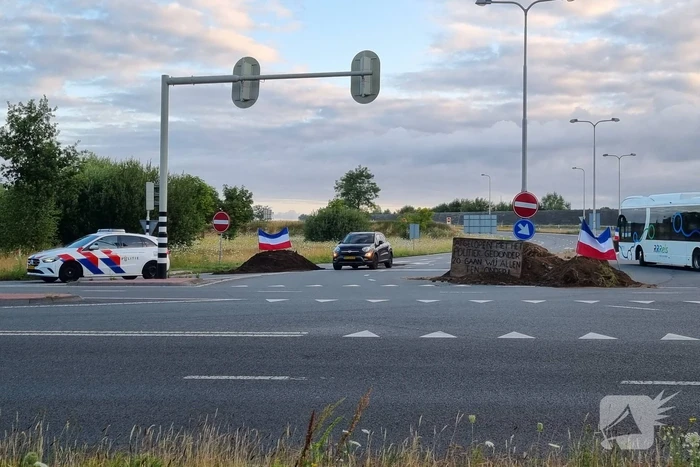 Boeren blokkeren meerdere opritten