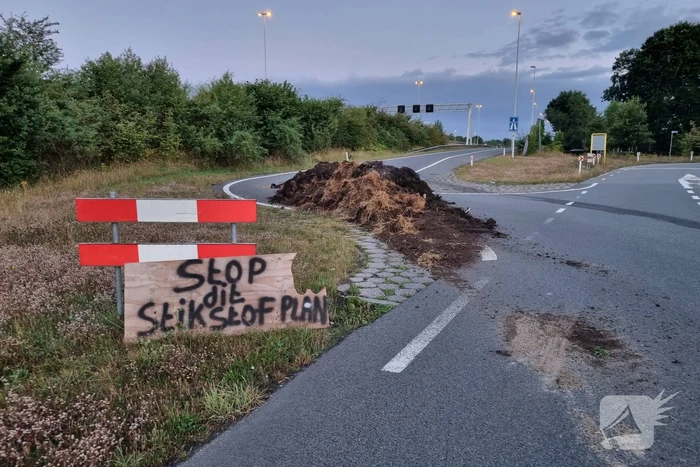 Lange files door dumping op snelwegen