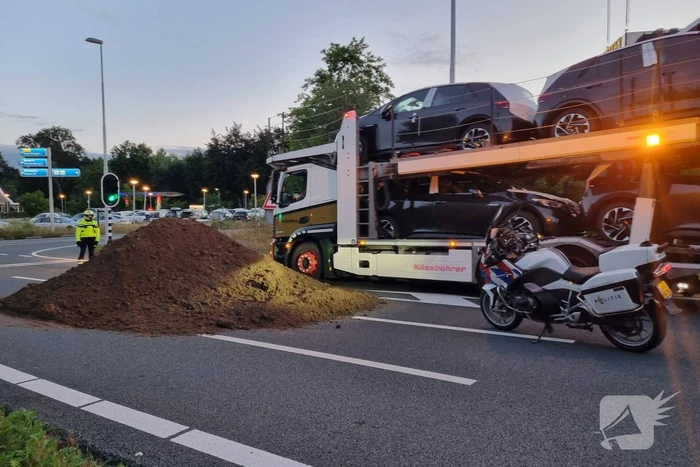 Lange files door dumping op snelwegen