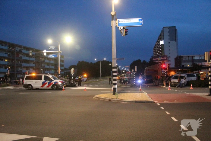 Auto belandt op zijn kop na ongeval