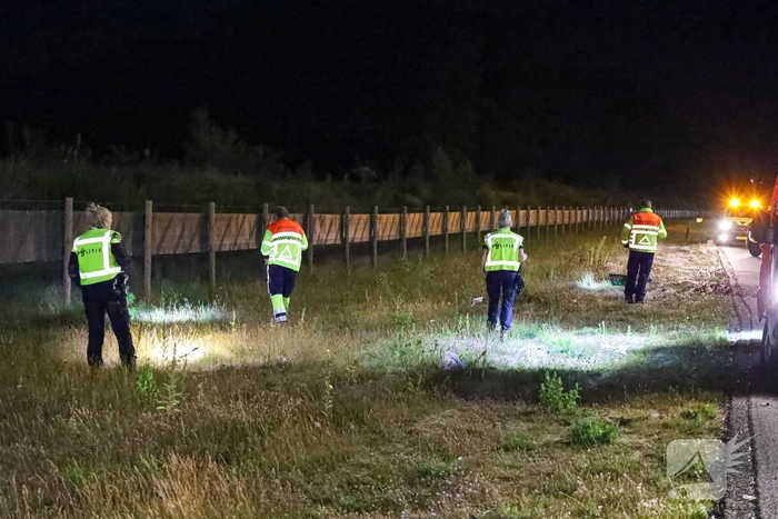 Auto slaat over de kop, bestuurder gewond naar ziekenhuis
