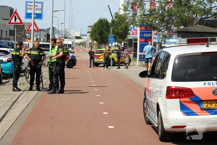 Automobilist rijdt in op voetganger