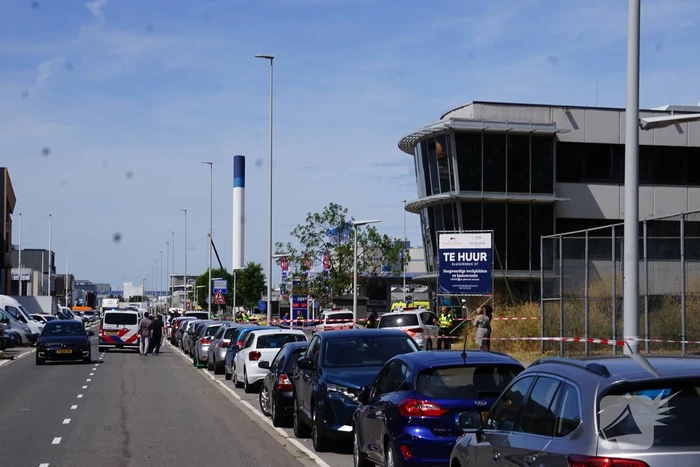 Automobilist rijdt in op voetganger