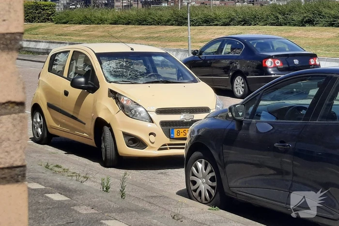 Automobilist rijdt in op voetganger