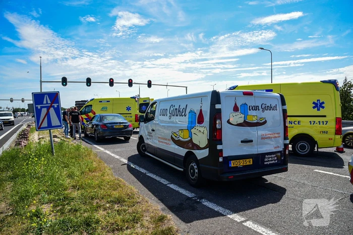 Twee personen gewond bij steekpartij op afrit snelweg