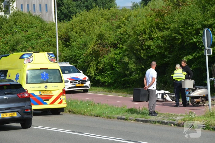 Scooterrijders in botsing op fietspad