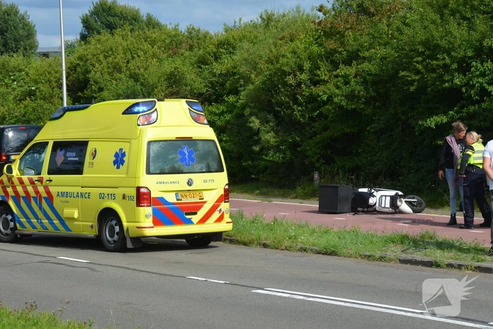 Scooterrijders in botsing op fietspad