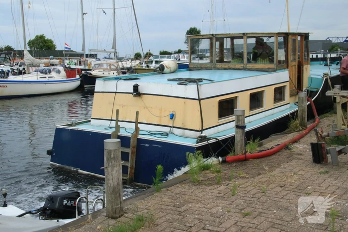 Brandweer voorkomt dat motorboot zinkt