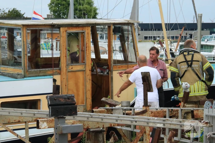 Brandweer voorkomt dat motorboot zinkt