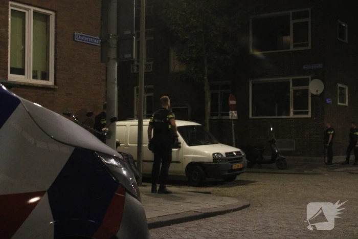 Politie omsingeld pand na melding schietpartij