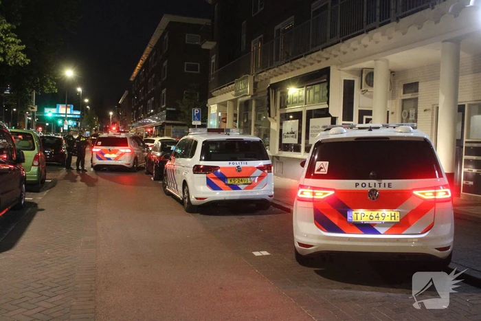 Politie omsingeld pand na melding schietpartij