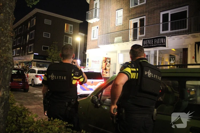 Politie omsingeld pand na melding schietpartij