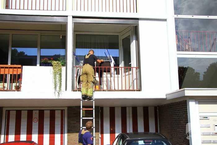 Brandweer doet onderzoek naar vreemde lucht
