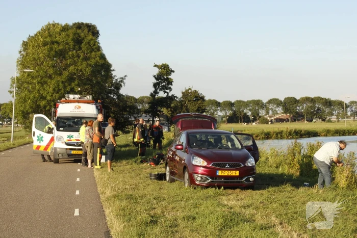 Brandweer redt vastzittende meerkoet