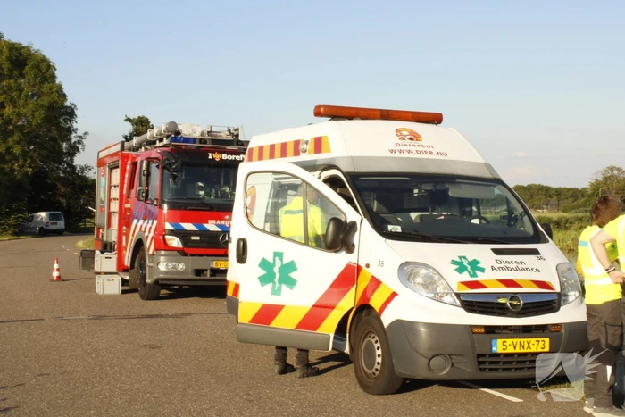 Brandweer redt vastzittende meerkoet