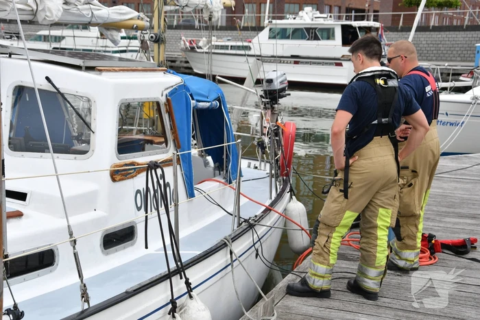 Brandweer inzet na zink gevaar schip