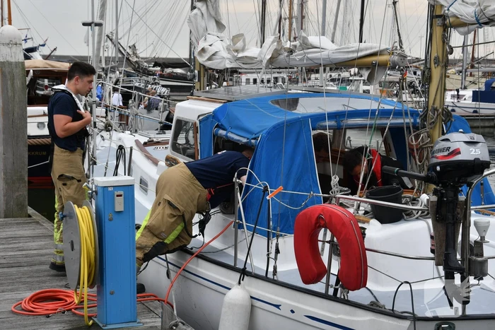 Brandweer inzet na zink gevaar schip