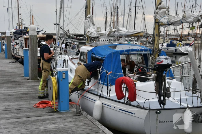 Brandweer inzet na zink gevaar schip